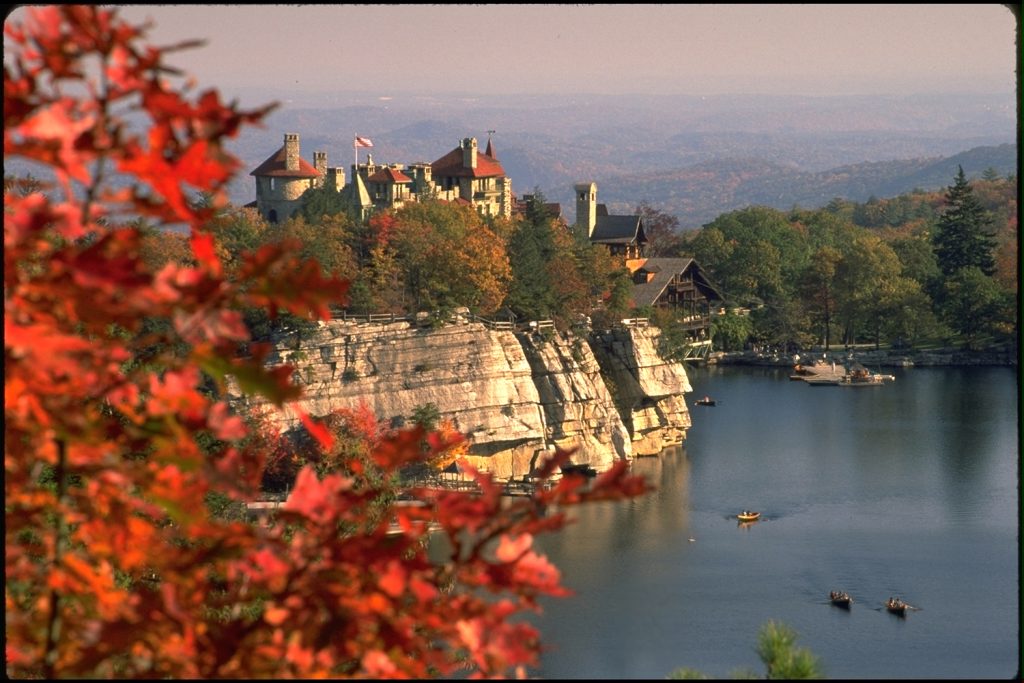 Mohonk Mountain house - Eagle cliff view during fall
