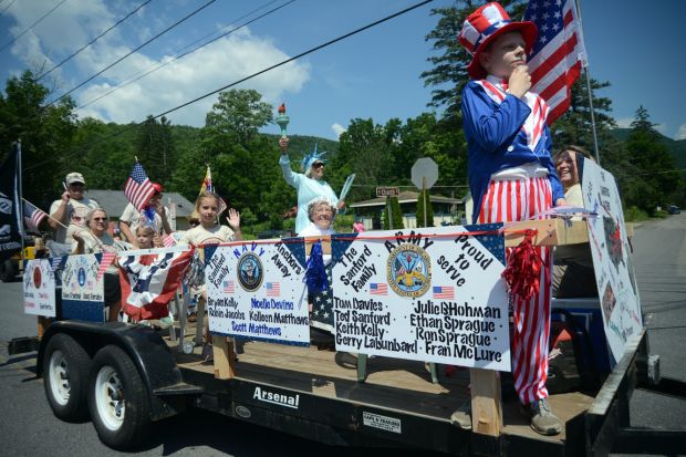 THE SANFORD FAILY IN THE 4TH OF JULY PARADE