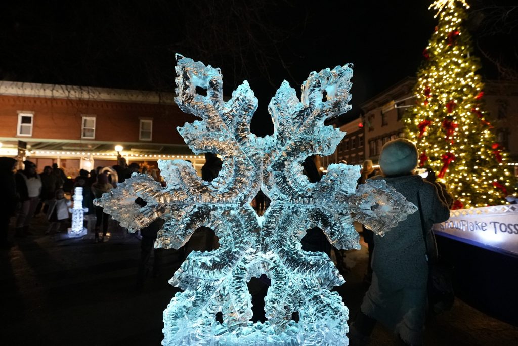 Snowflake sculpture